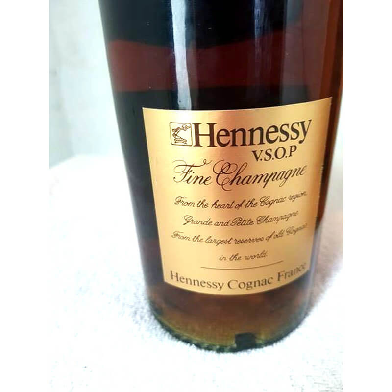 Bodem in zicht van champagnevoorraad Moët Hennessy, Economie