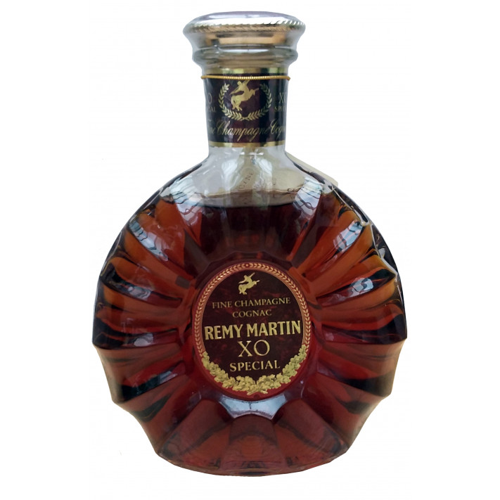 Remy Martin Fine Champagne XO Special Cognac 01