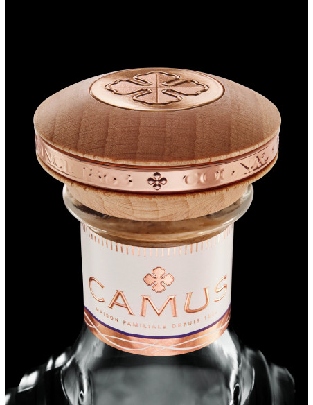 Camus XO Borderies Family Reserve Cognac 010